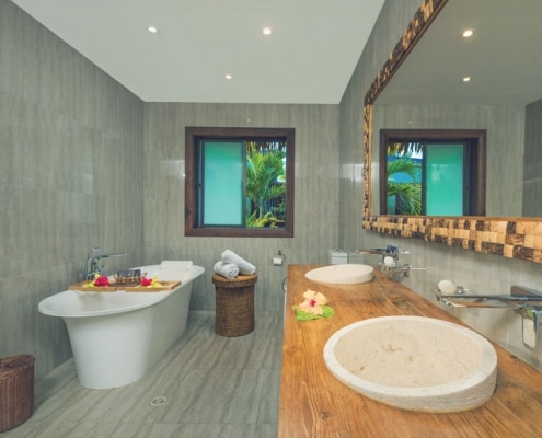 Nautilus Resort Luxury Villas Cook Islands - Villa Bathroom